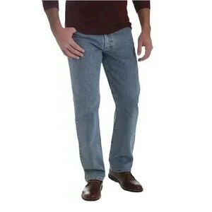 Wrangler Men's Medium Wash Blue Cotton/Spandex Regular Fit Comfort Flex Relaxed